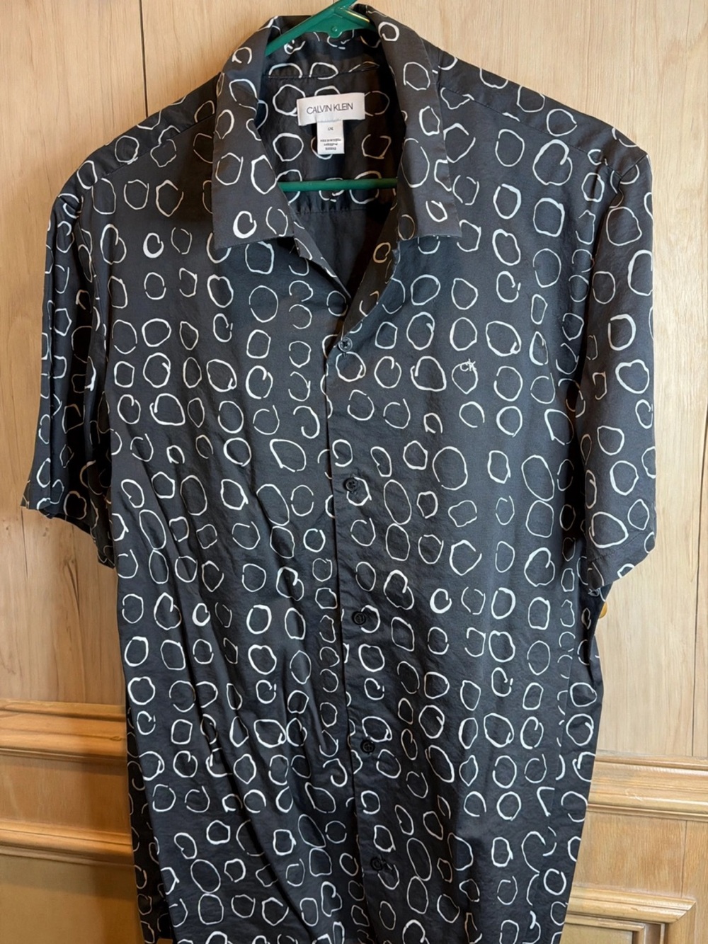 Calvin Klein Men’s Large Black Abstract Print Short Sleeve Button Down